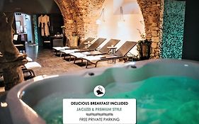 Hotel Mitra, Story Hotels